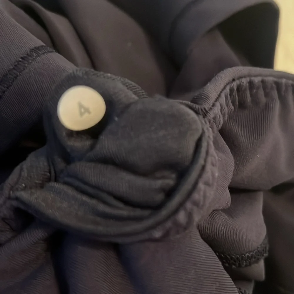 lululemon athletica sleek dark